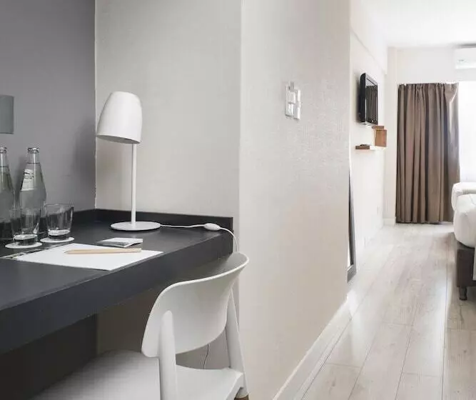 ホテル Rochester M