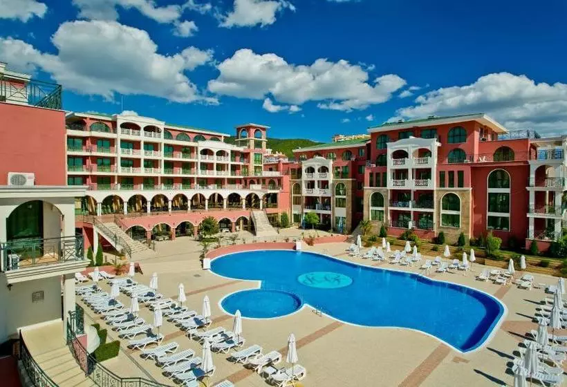 Отель Saint George Palace