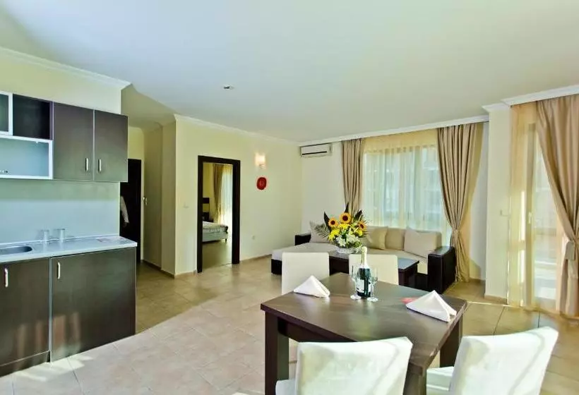 Отель Saint George Palace