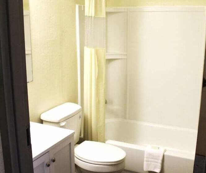 בית מלון כפרי The Lodge At Pensacola