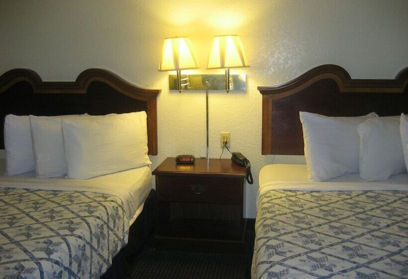 בית מלון כפרי The Lodge At Pensacola