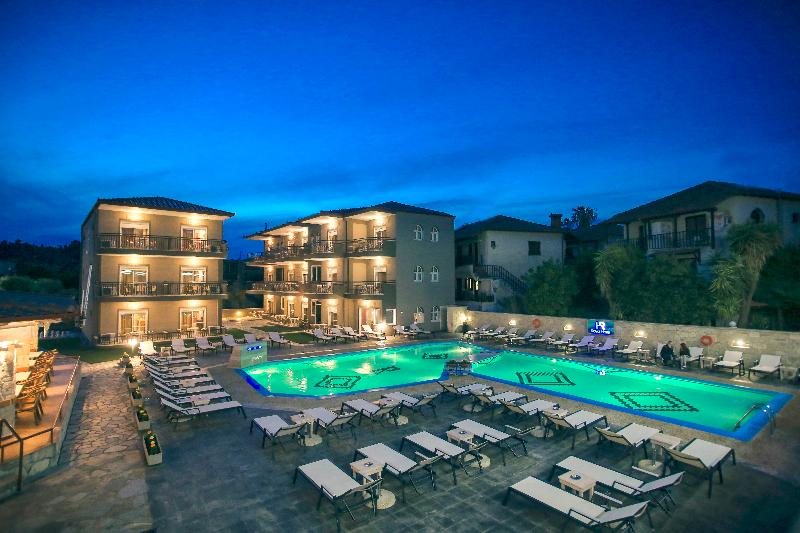 Royal Hotel And Suites