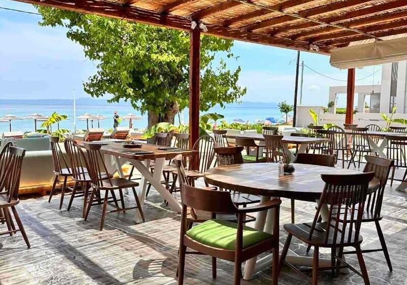 Royal Hotel And Suites