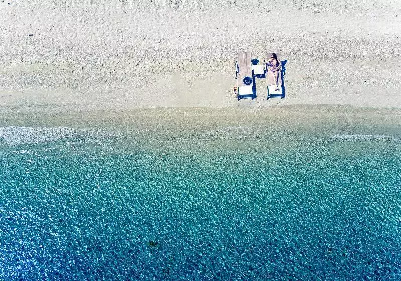 Royal Hotel And Suites