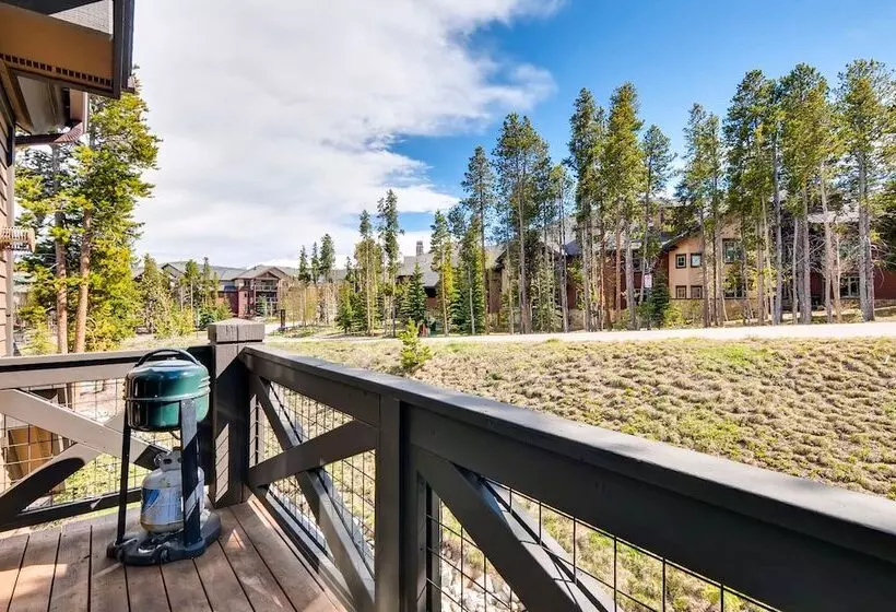 Saddlewood Townhomes