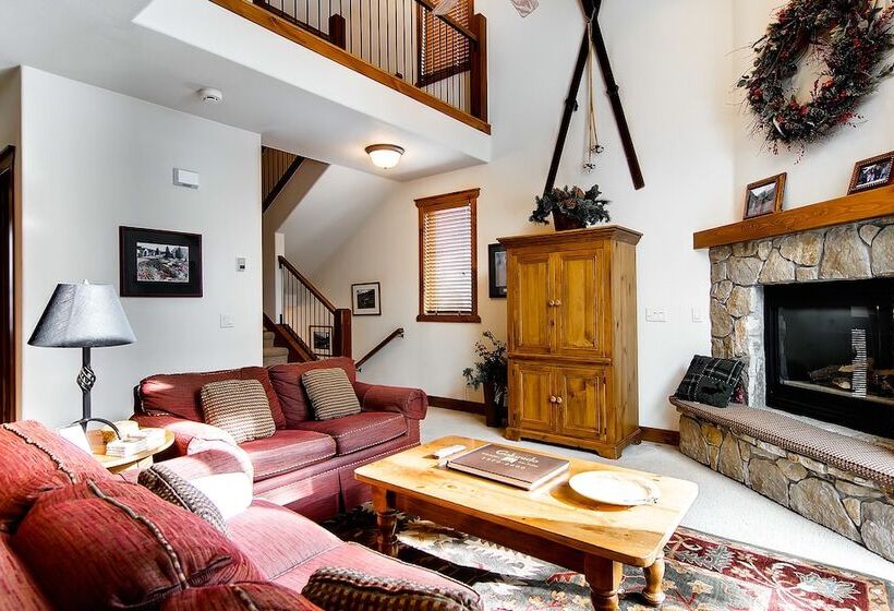 Saddlewood Townhomes