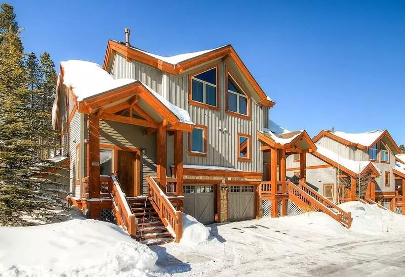 Saddlewood Townhomes