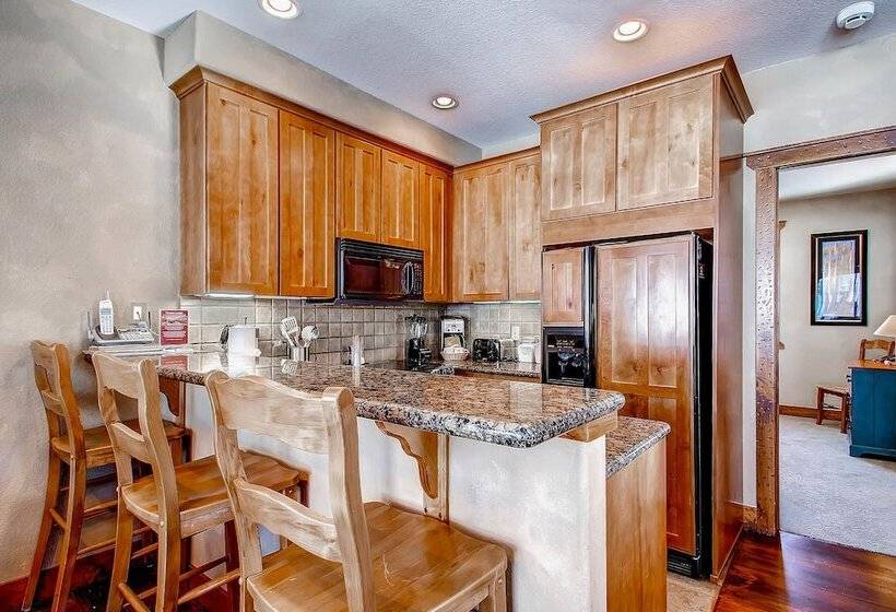 Saddlewood Townhomes