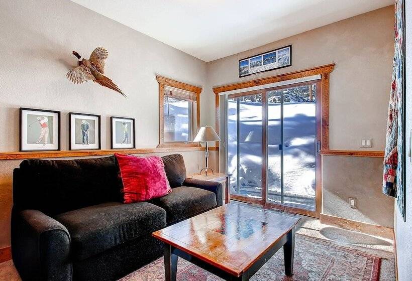 Saddlewood Townhomes