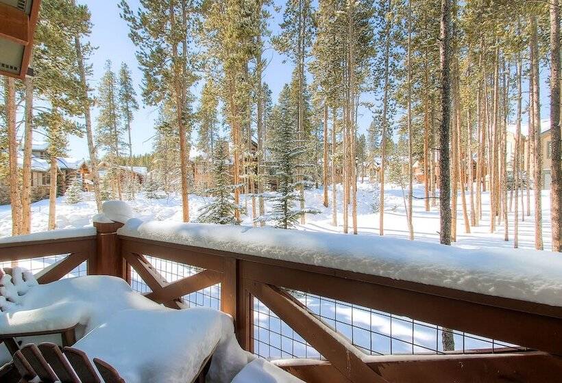 Saddlewood Townhomes