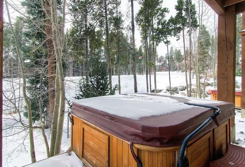 Saddlewood Townhomes