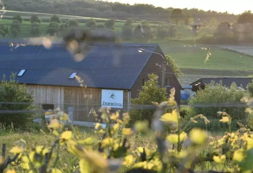 Aamiaismajoitus (B&B) Wijndomein Zwaeneberg