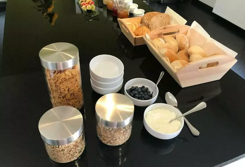 Aamiaismajoitus (B&B) Wijndomein Zwaeneberg