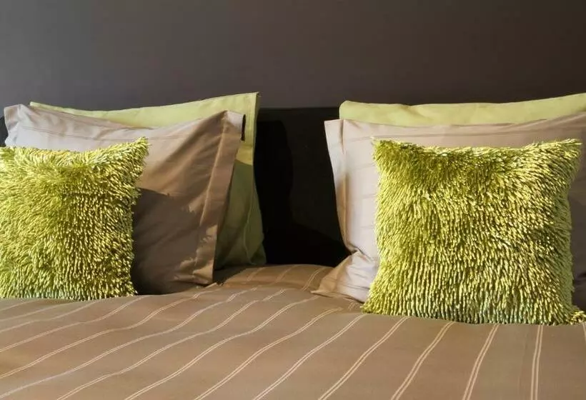 Aamiaismajoitus (B&B) Wijndomein Zwaeneberg