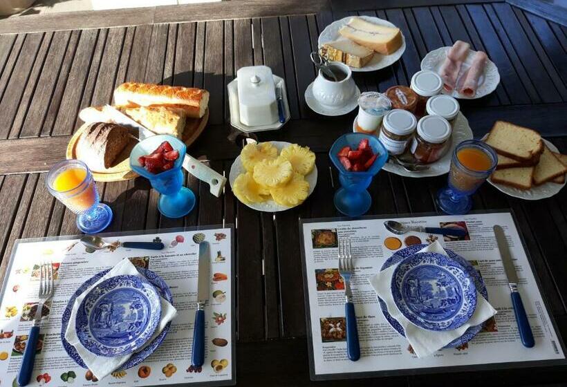 تختخواب و صبحانه Ti Kaz Indienne