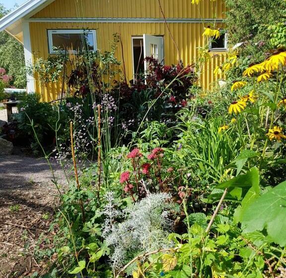 تختخواب و صبحانه Perenner På Bakgården