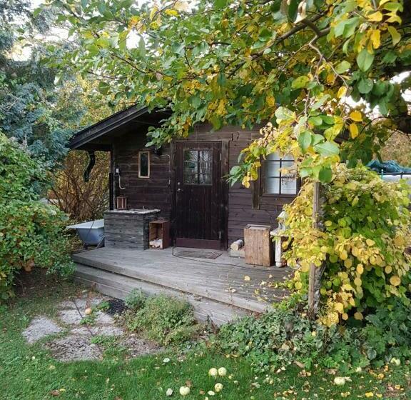 تختخواب و صبحانه Perenner På Bakgården