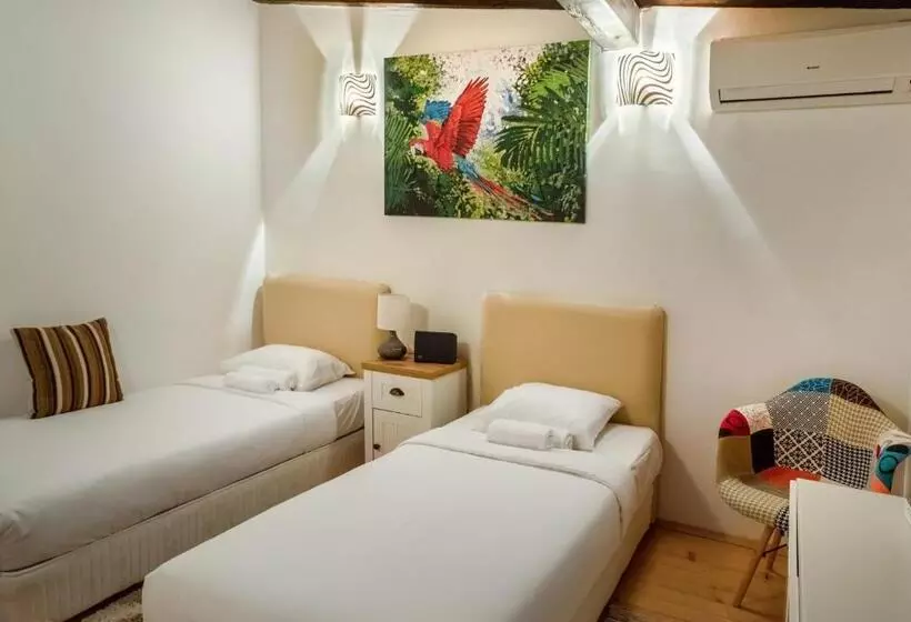 ペンション The White House Sofia