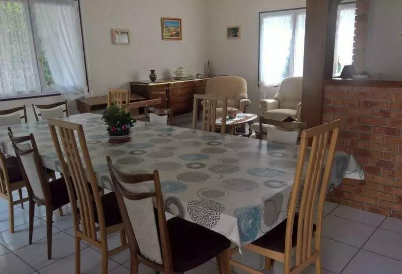 ペンション Entre Mûres Et Châtaignes