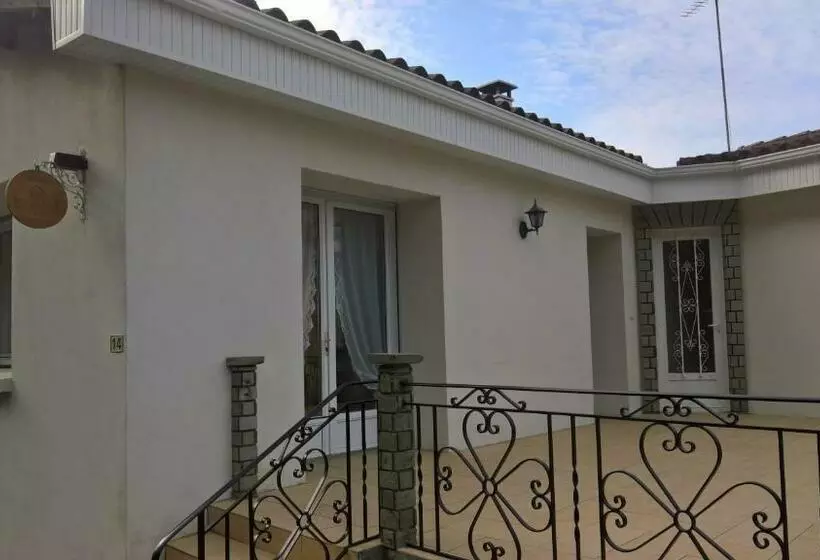 ペンション Entre Mûres Et Châtaignes