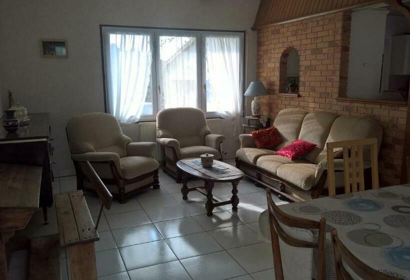 ペンション Entre Mûres Et Châtaignes