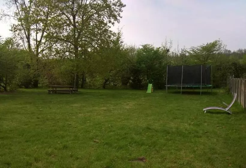 ペンション Entre Mûres Et Châtaignes