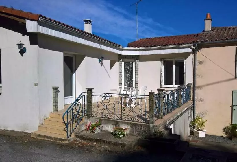 ペンション Entre Mûres Et Châtaignes