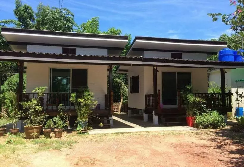 پانسیون Thongsuwan Resort