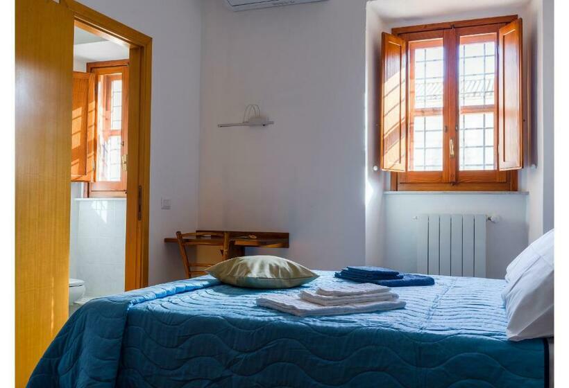 פנסיון Monastero Santa Chiara Guest House