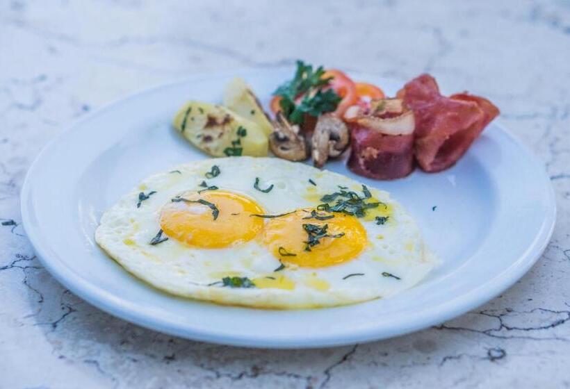 Cendana Resort & Spa By Mahaputra