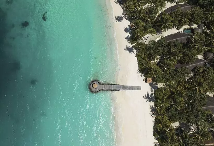 هتل Constance Halaveli