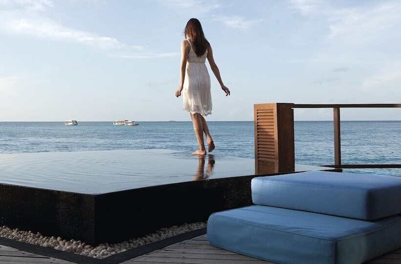 هتل Constance Halaveli