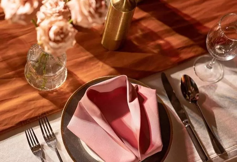 Crowne Plaza Guangzhou Huadu, An Ihg Hotel   Free Shuttle Bus Between Hotel To Airport