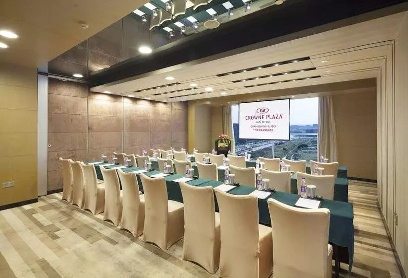 Crowne Plaza Guangzhou Huadu, An Ihg Hotel   Free Shuttle Bus Between Hotel To Airport