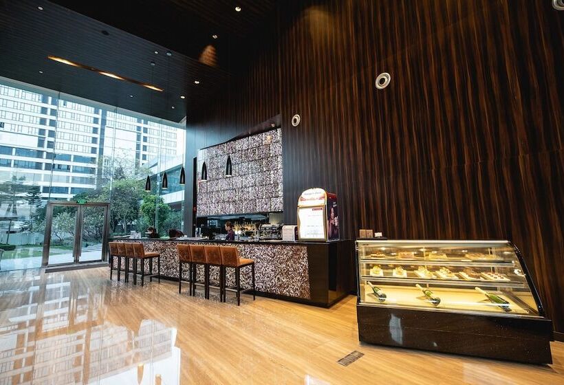 Crowne Plaza Guangzhou Huadu, An Ihg Hotel   Free Shuttle Bus Between Hotel To Airport