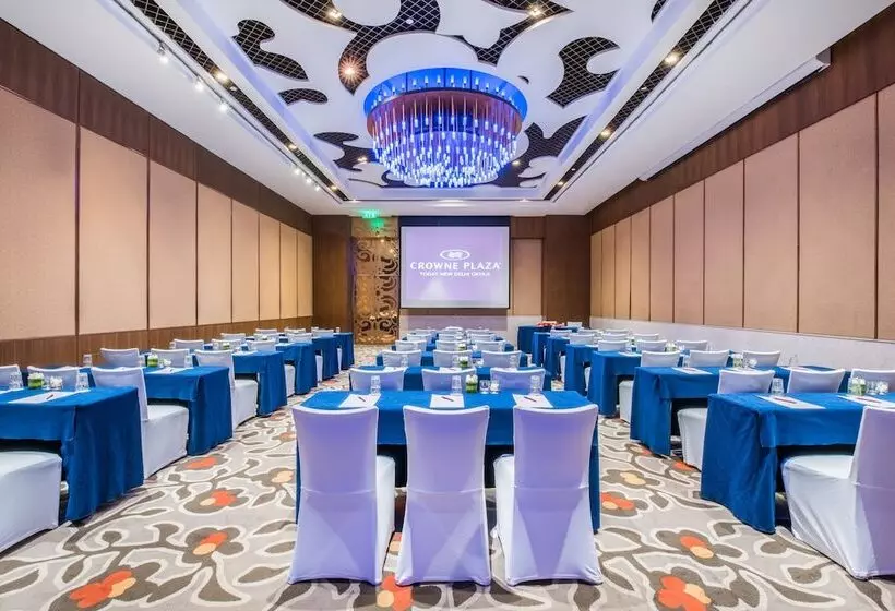 호텔 Crowne Plaza New Delhi Okhla, An Ihg