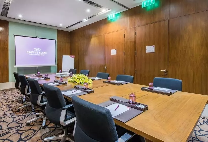 호텔 Crowne Plaza New Delhi Okhla, An Ihg