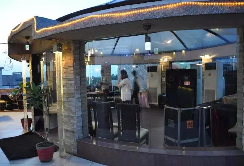 ホテル Crystal Inn