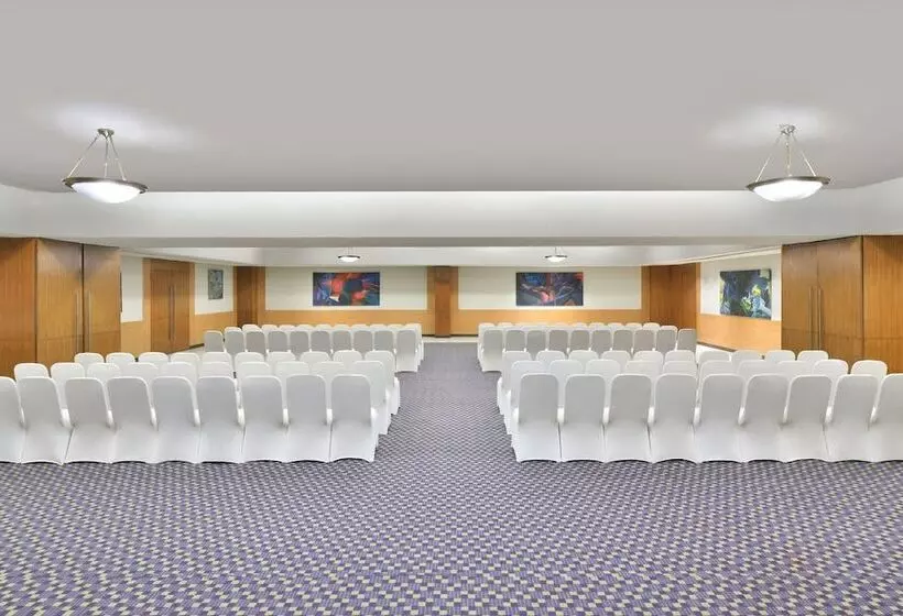 Отель Four Points By Sheraton Navi Mumbai, Vashi