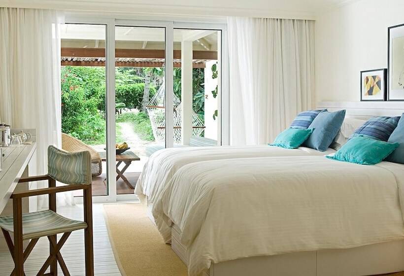 هتل Holiday Inn Resort Kandooma Maldives   Kids Stay & Eat Free And Dive Free For Certified Divers For A