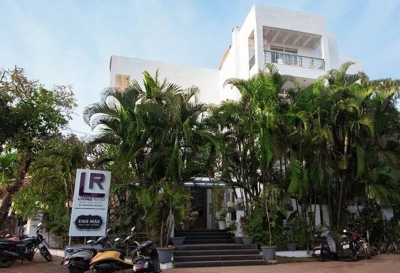 Living Room By Seasons Hotels