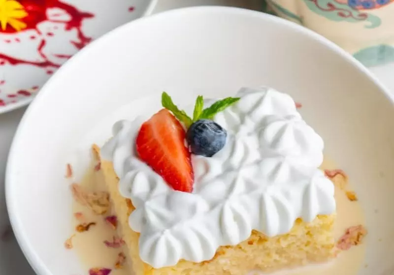 Living Room By Seasons Hotels