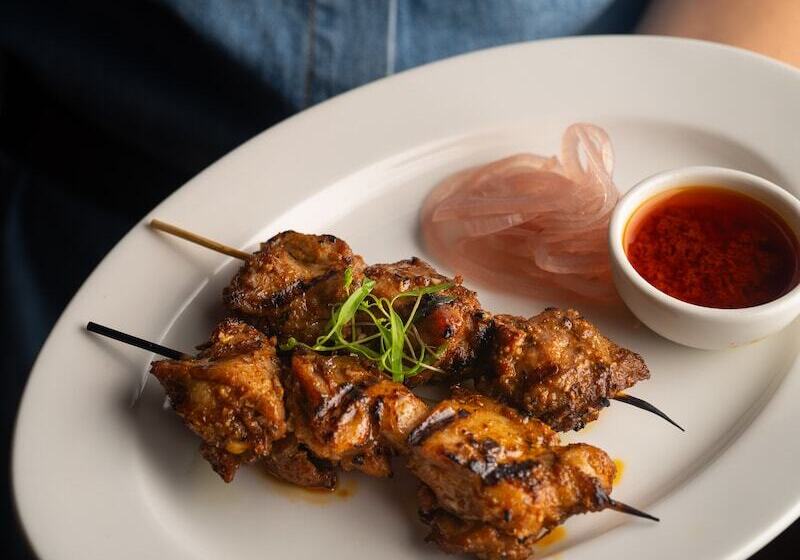 Living Room By Seasons Hotels