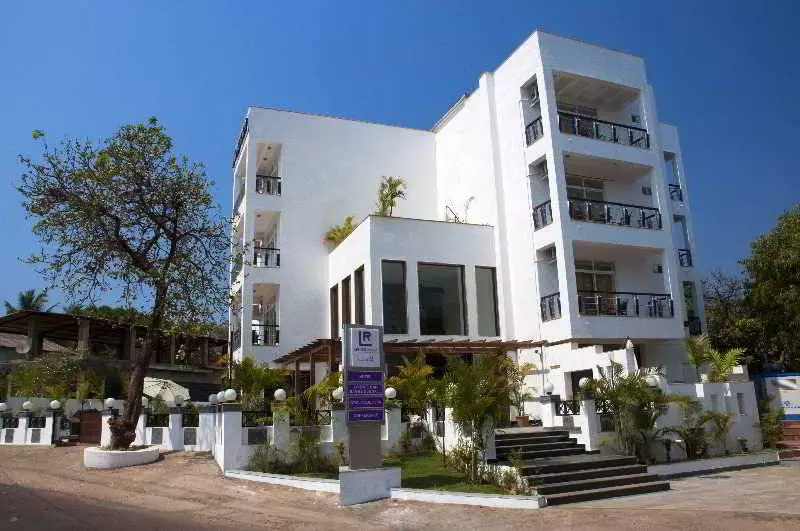 Living Room By Seasons Hotels