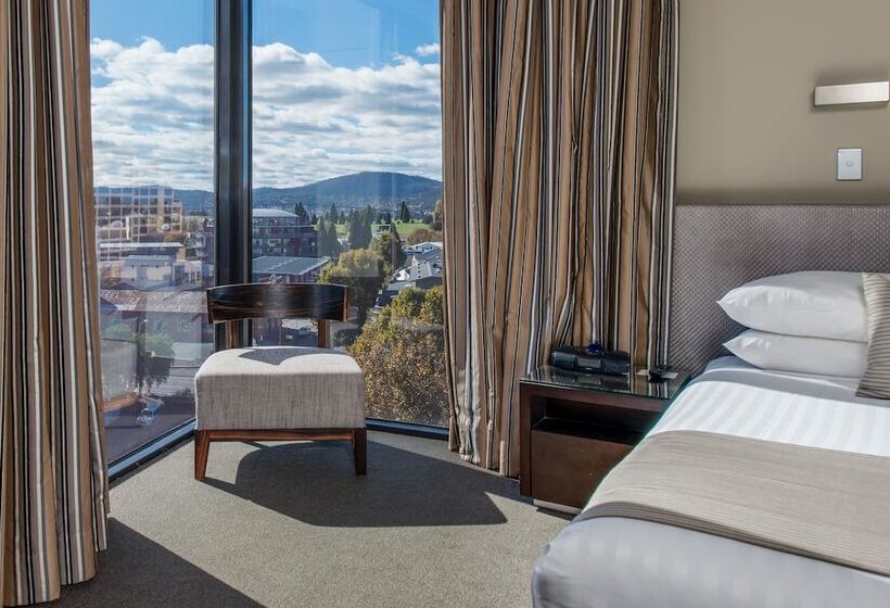 فندق Mantra Collins