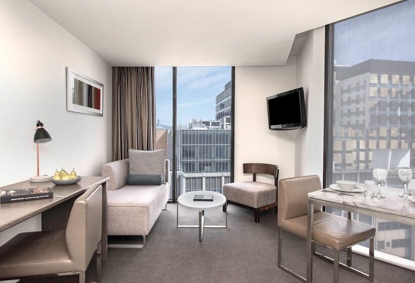 فندق Mantra Collins