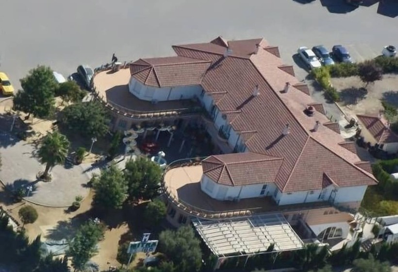 هتل Mitra Crisalida