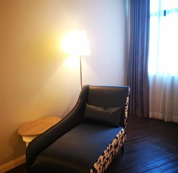 Regalodge Hotel & Spa