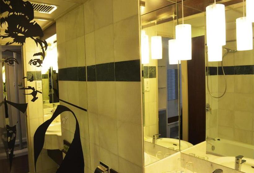 Regalodge Hotel & Spa