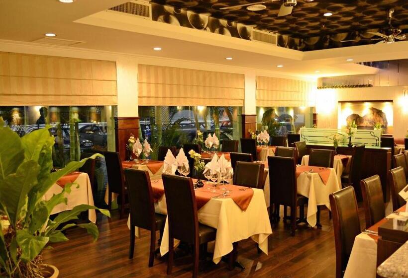 Regalodge Hotel & Spa